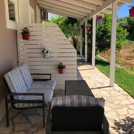 ליקסורי Petros Rooms & Apartments מראה חיצוני תמונה