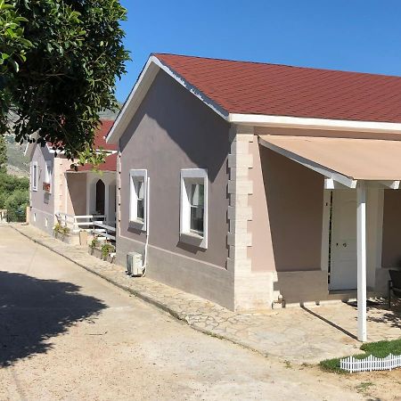 ליקסורי Petros Rooms & Apartments מראה חיצוני תמונה