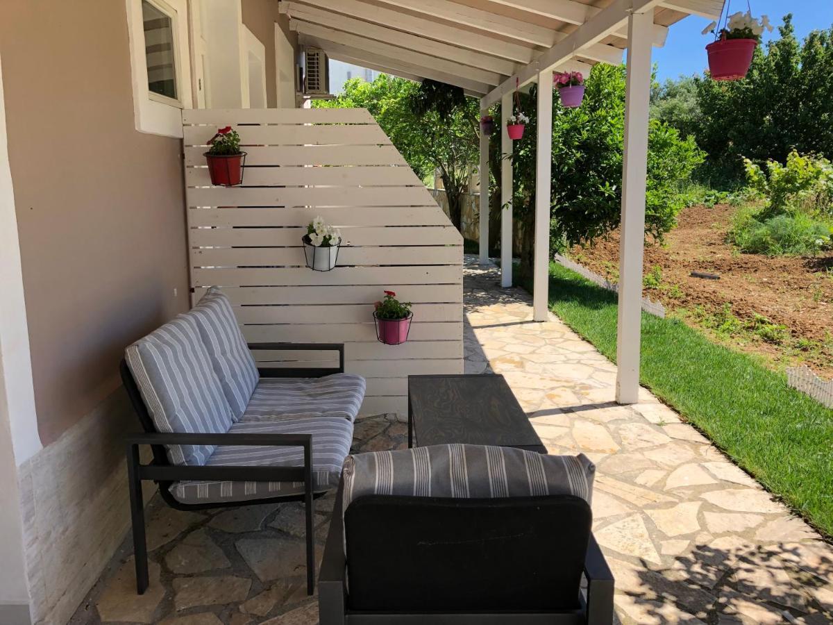 ליקסורי Petros Rooms & Apartments מראה חיצוני תמונה