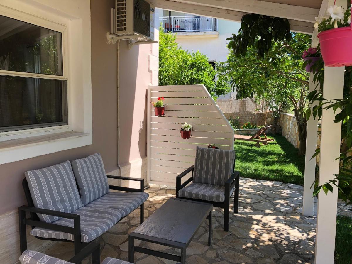 ליקסורי Petros Rooms & Apartments מראה חיצוני תמונה