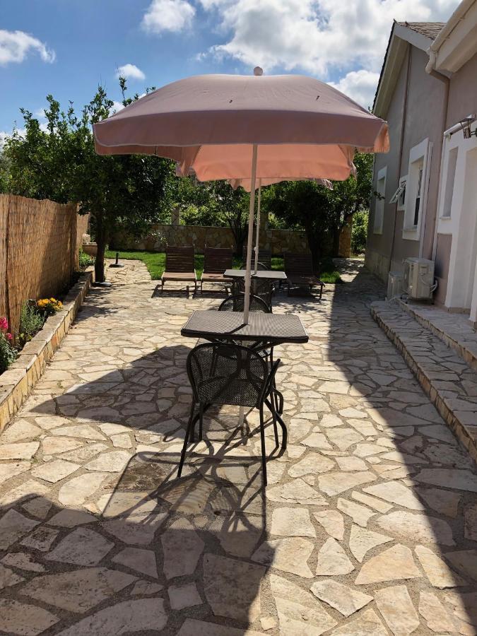 ליקסורי Petros Rooms & Apartments מראה חיצוני תמונה