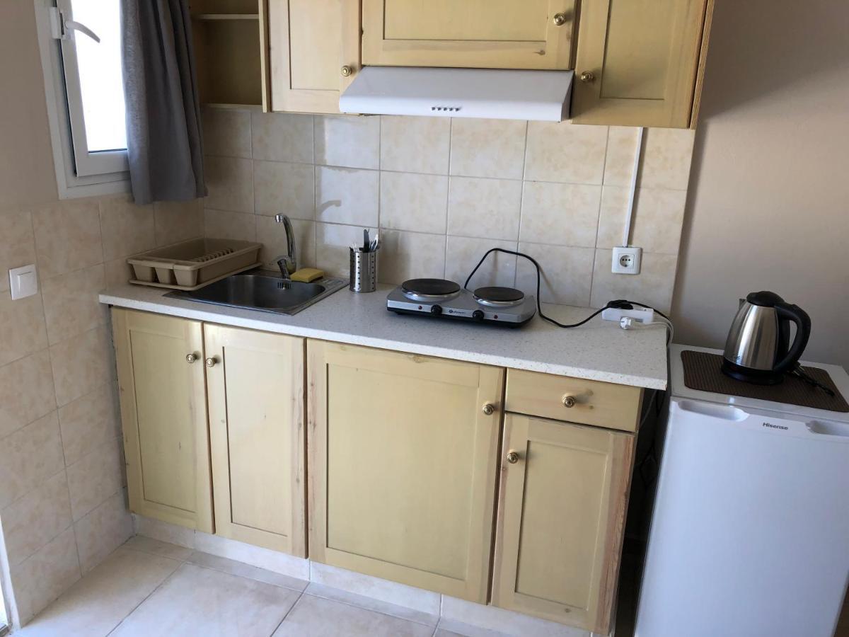ליקסורי Petros Rooms & Apartments מראה חיצוני תמונה