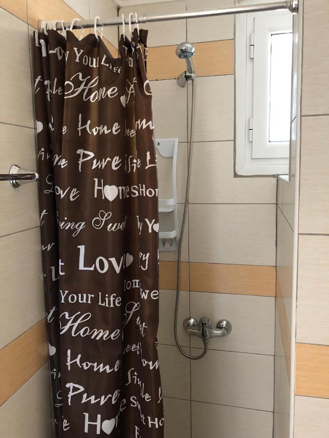 ליקסורי Petros Rooms & Apartments מראה חיצוני תמונה